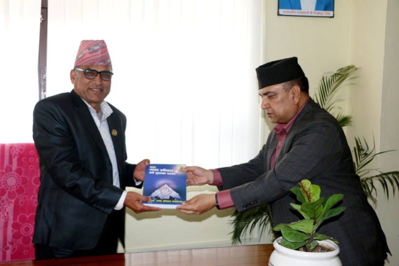 कृष्ण प्रसाद शर्मा खनाल मन्त्री अान्तरिक मामिला तथा कानुन