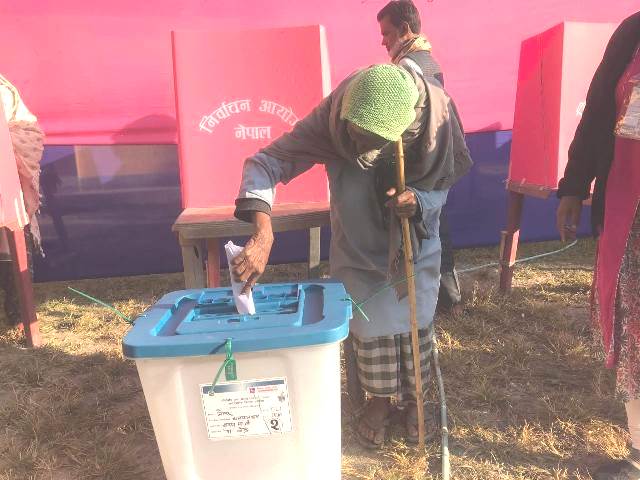 Senior citizens voting at Sharda Mavi polling station located in Dhanpalthan Rural Municipality-2 of Morang Constituency No. 5. Photo: INSEC Region 1 Office