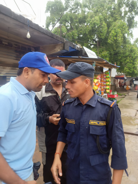 Police-Journalist (2)