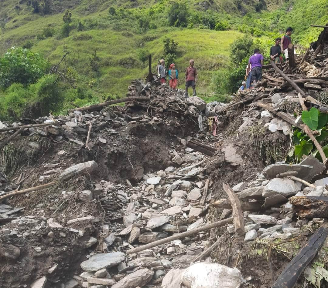 पहिरोले क्षती (2)