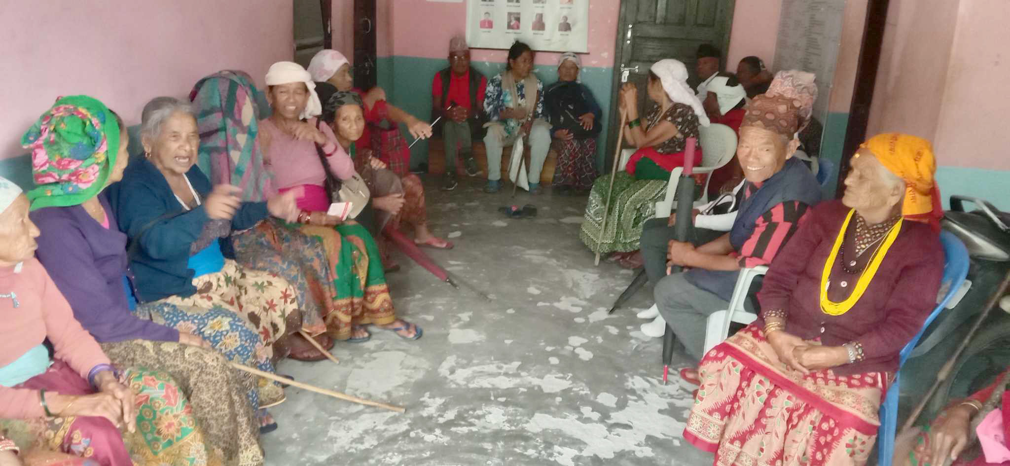 सामाजिक सुरक्षा भत्ता गाउँमै पाउँदा फुरुङ्ग जेष्ठनागरिक (5)