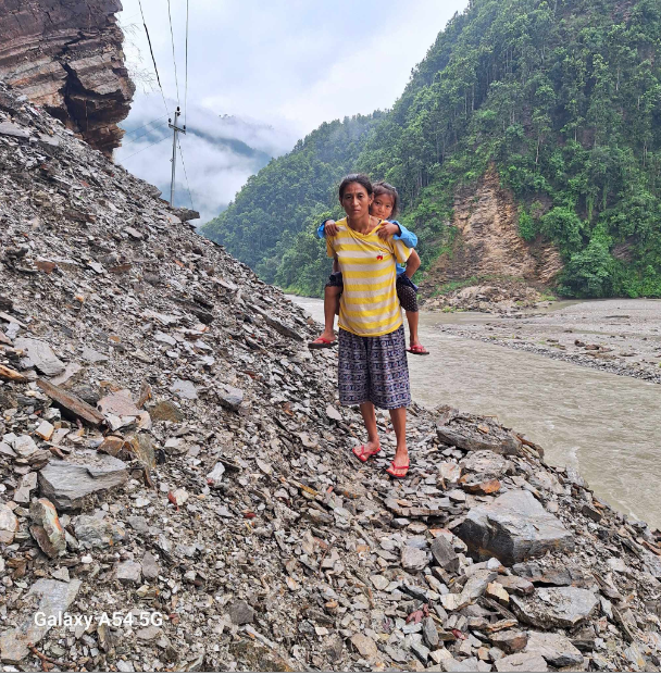 photo1dhading20810404